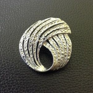 Art Deco Wave Brooch Silver.